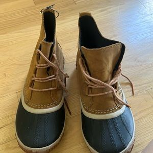 Sorel ‘Out and About’ waterproof rain boots. Like new. Worn once.